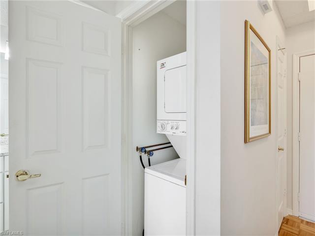 Residence 9-301, photo 18 of 47