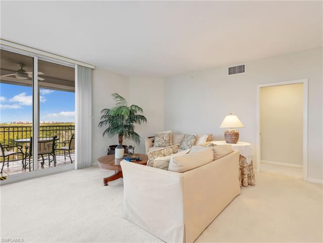 Residence 707, photo 10 of 50