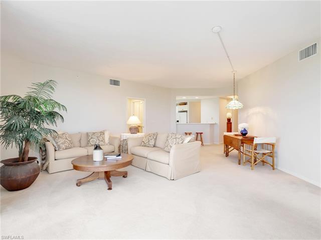 Residence 707, photo 11 of 50
