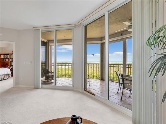 Residence 707, photo 14 of 50