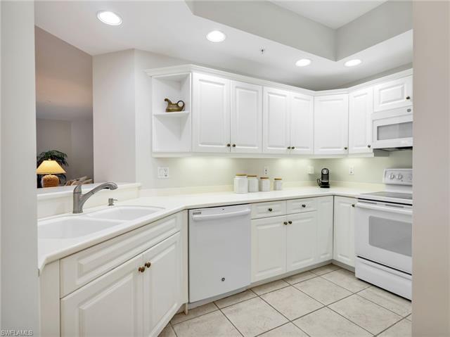 Residence 707, photo 16 of 50
