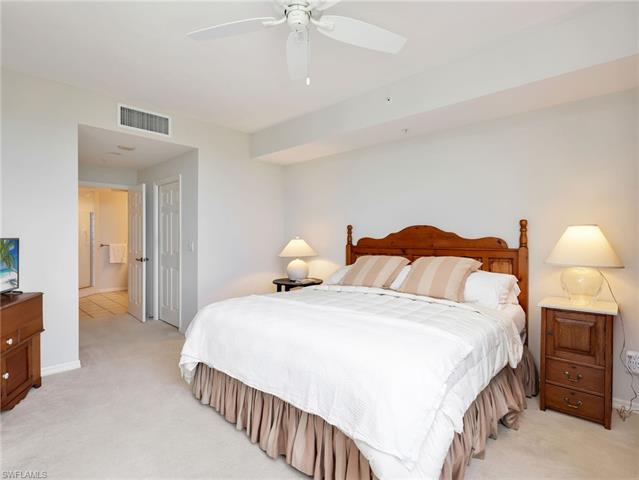 Residence 707, photo 20 of 50
