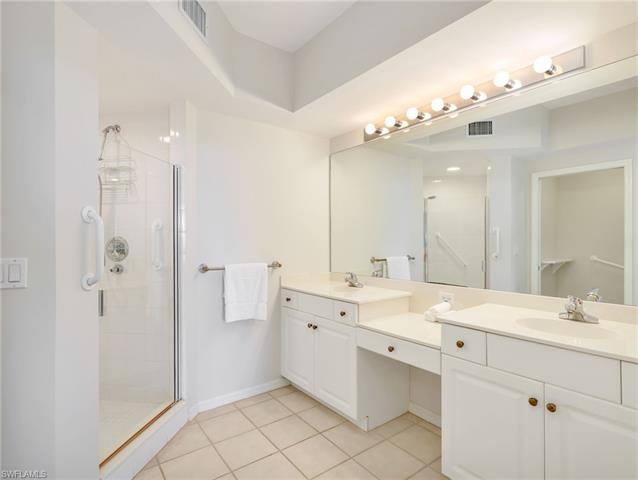 Residence 707, photo 21 of 50