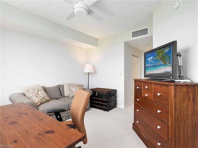 Residence 707, photo 23 of 50