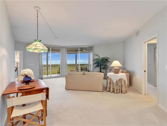 Residence 707, photo 5 of 50