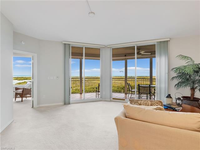 Residence 707, photo 7 of 50