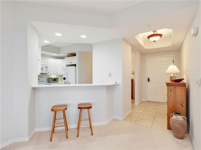 Residence 707, photo 8 of 50