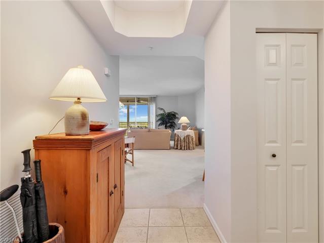 Residence 707, photo 9 of 50