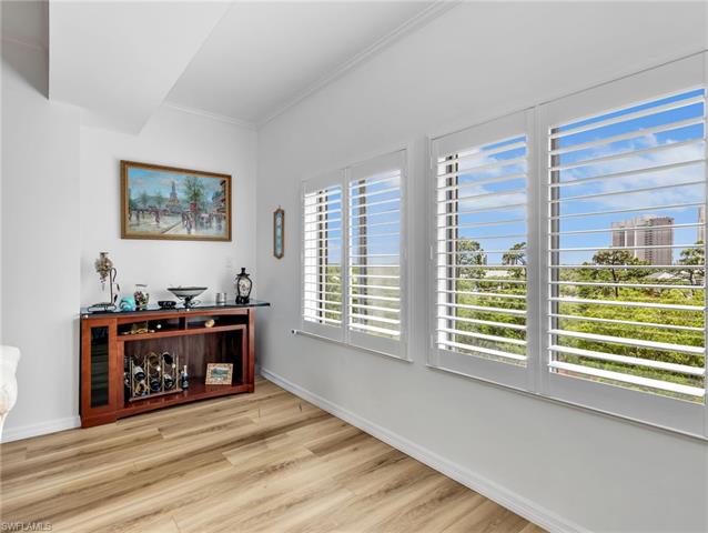 Residence 2-501, photo 10 of 50