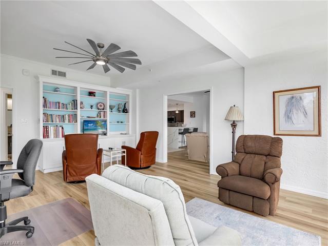 Residence 2-501, photo 13 of 50