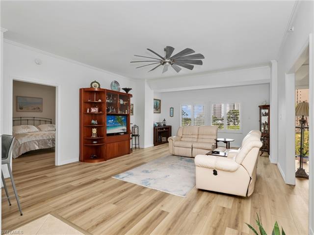 Residence 2-501, photo 7 of 50