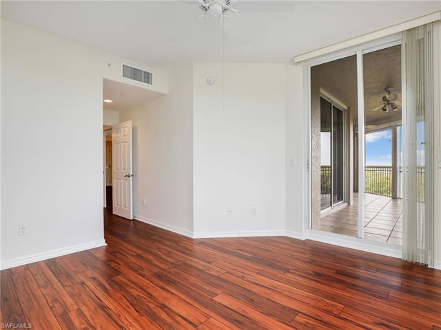 Residence 307, photo 11 of 50