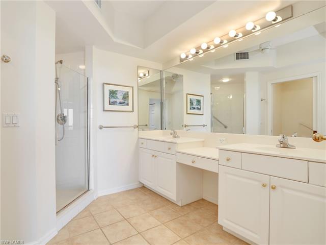 Residence 307, photo 9 of 50