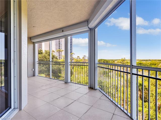 Residence 202, photo 15 of 49