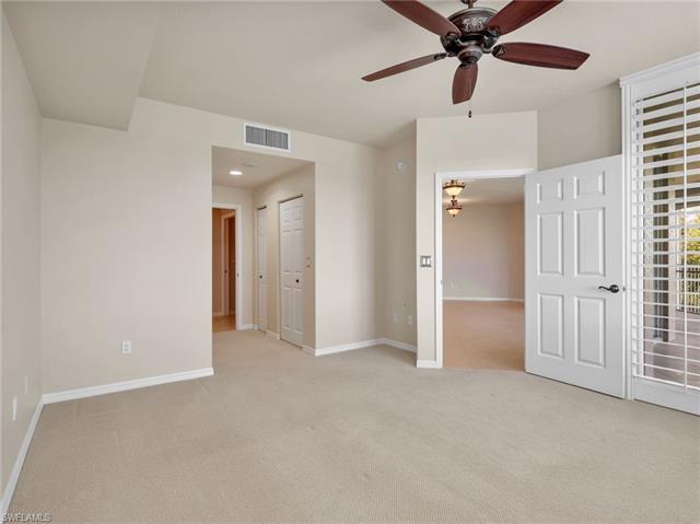 Residence 202, photo 18 of 49
