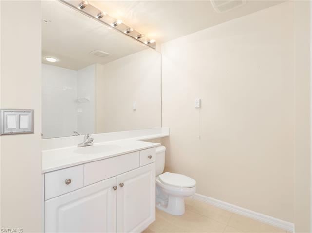 Residence 202, photo 24 of 49