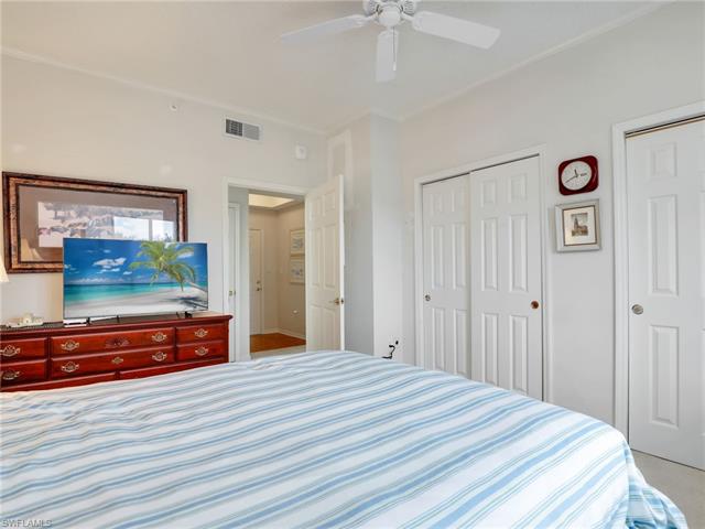 Residence 301, photo 15 of 40