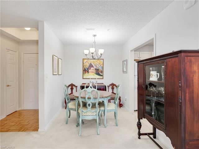 Residence 301, photo 6 of 40