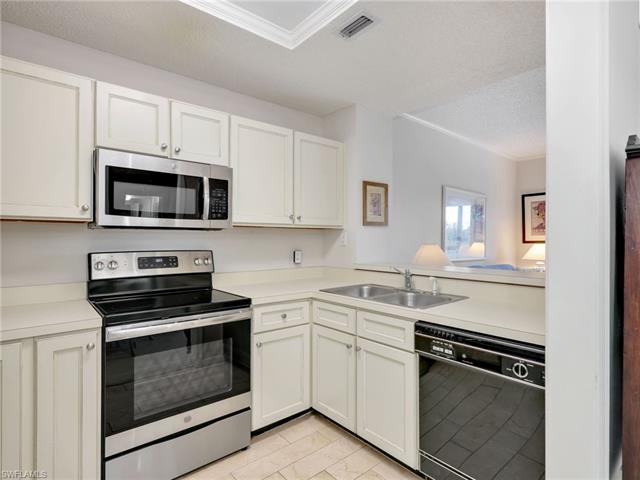 Residence 301, photo 9 of 40