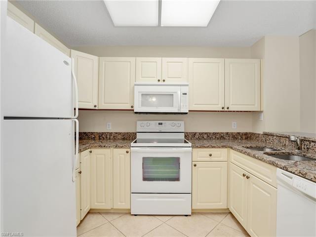 Residence 2-201, photo 13 of 48