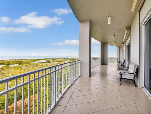 Residence 2-201, photo 47 of 48
