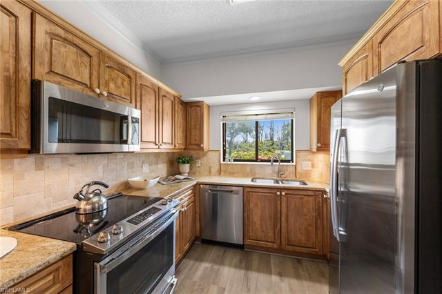 Residence 4-103, photo 16 of 44