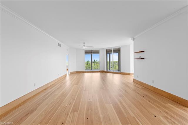 Residence 408, photo 10 of 48