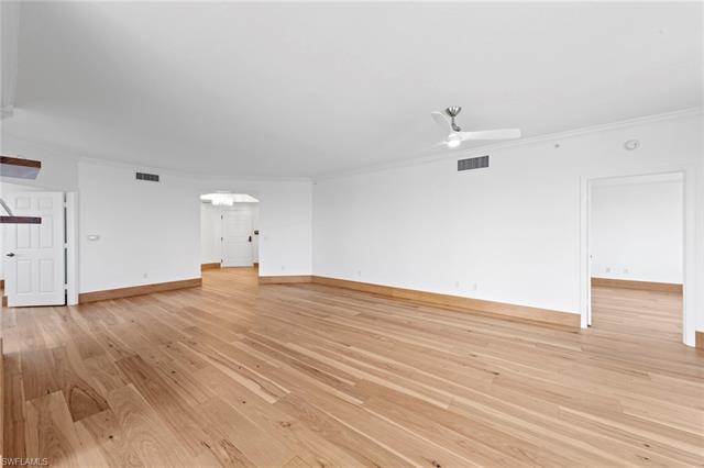 Residence 408, photo 11 of 48