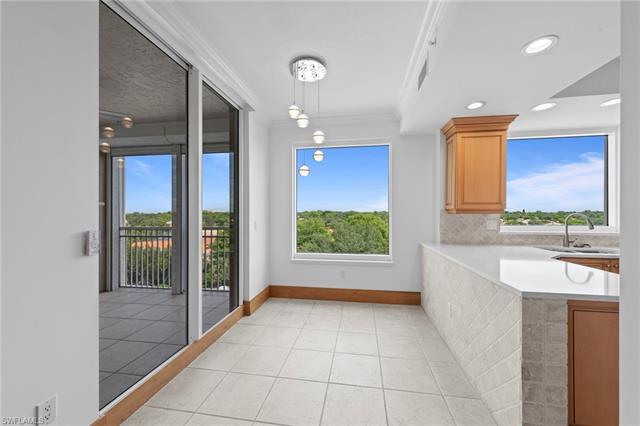 Residence 408, photo 15 of 48