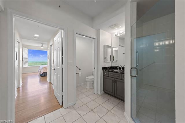 Residence 904, photo 15 of 38