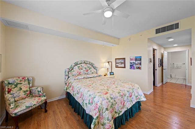 Residence 904, photo 18 of 38