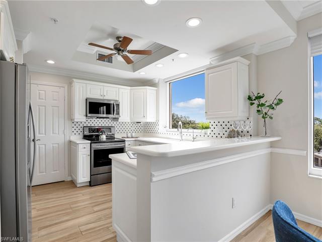 Residence 301, photo 10 of 42