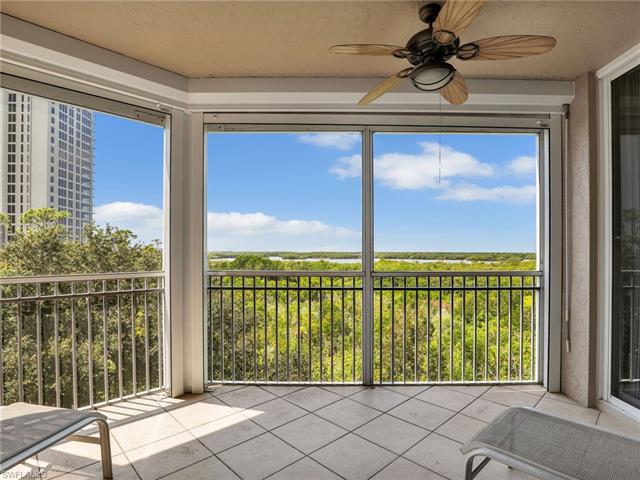 Residence 301, photo 17 of 42