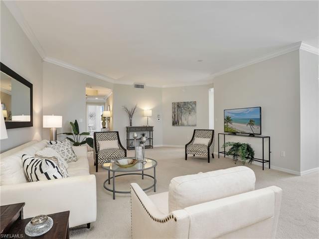 Residence 301, photo 7 of 42