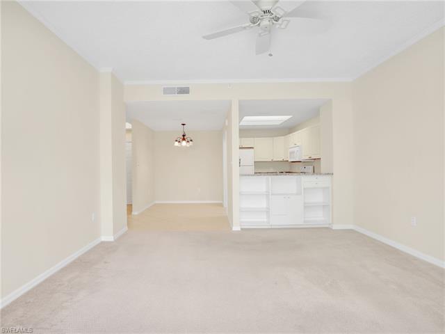 Residence 2-201, photo 10 of 25