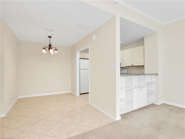 Residence 2-201, photo 13 of 25