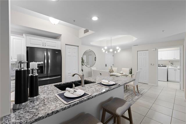 Residence 606, photo 14 of 49