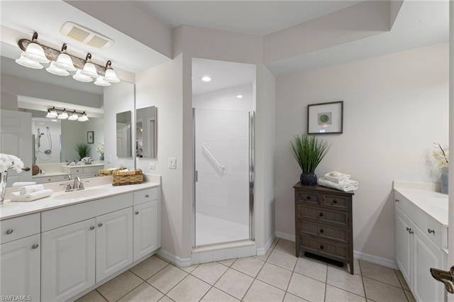Residence 606, photo 28 of 49