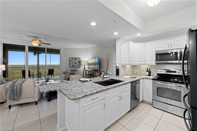 Residence 606, photo 8 of 49