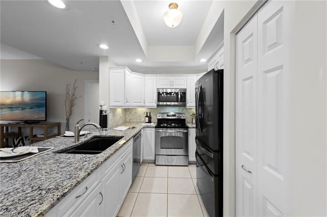 Residence 606, photo 9 of 49