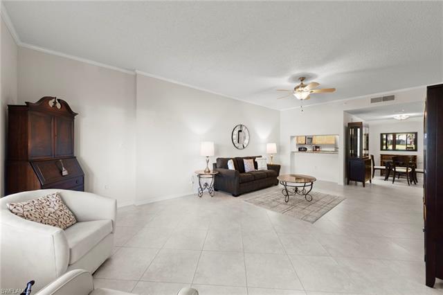 Residence 102, photo 11 of 38