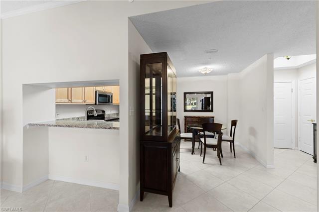 Residence 102, photo 12 of 38