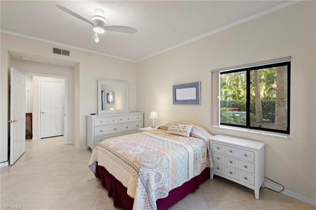 Residence 102, photo 17 of 38