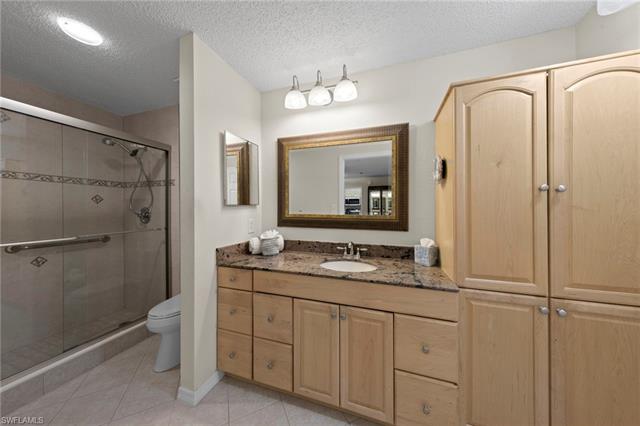 Residence 102, photo 19 of 38