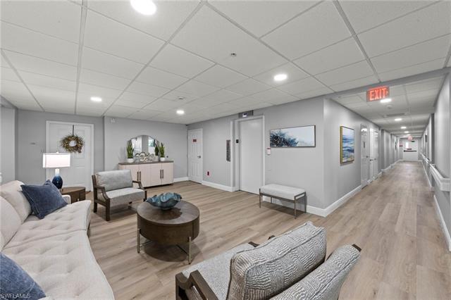 Residence 102, photo 29 of 38
