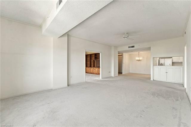 Residence 501, photo 15 of 48