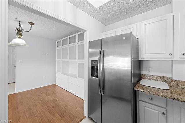 Residence 2-504, photo 11 of 47