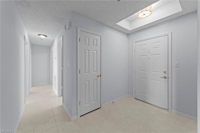 Residence 2-504, photo 20 of 47