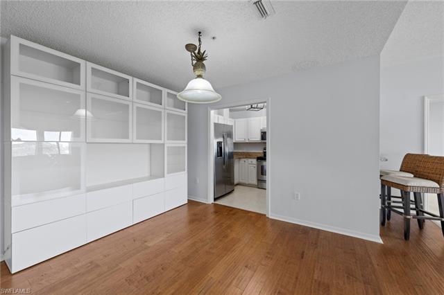 Residence 2-504, photo 4