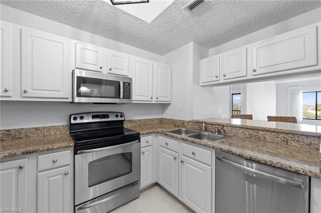 Residence 2-504, photo 8 of 47
